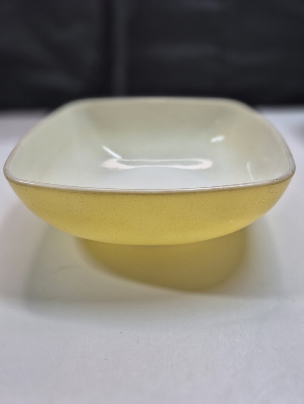 Vintage Pyrex Primary Yellow Serving Bowl Dish 525B-025 2.5 QT